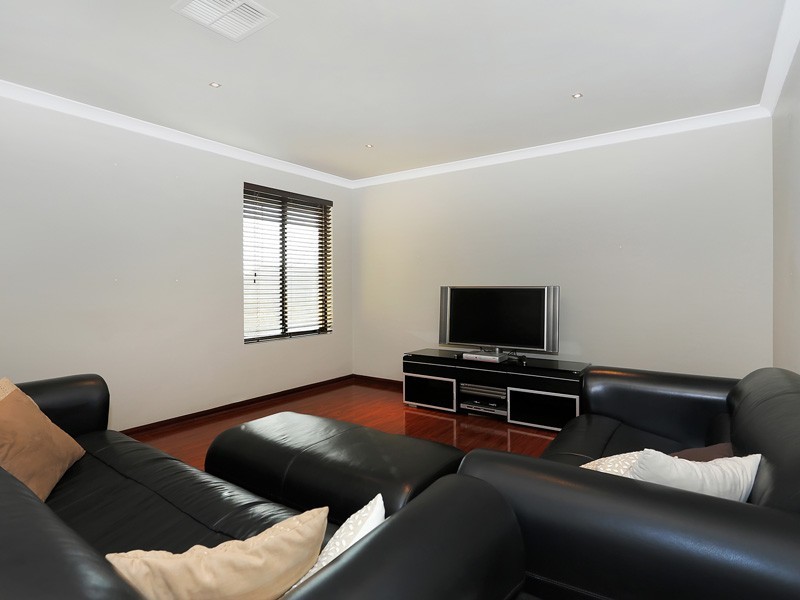 68 Camborne Parkway, Butler WA 6036