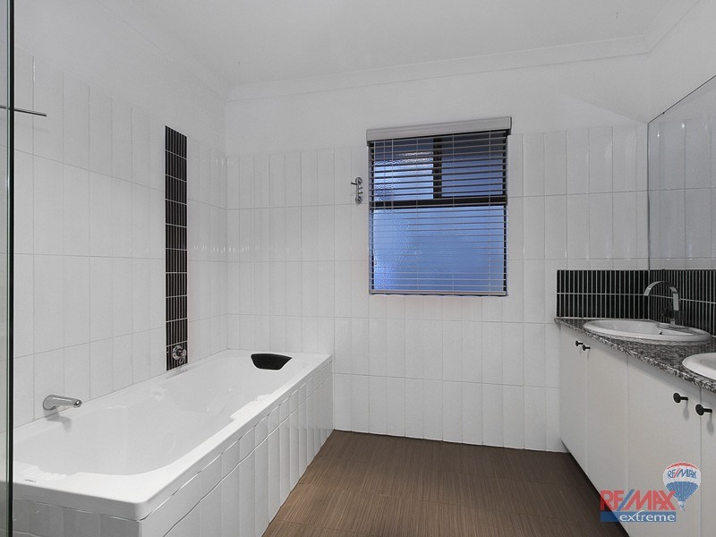 110 Cook Avenue, Hillarys WA 6025