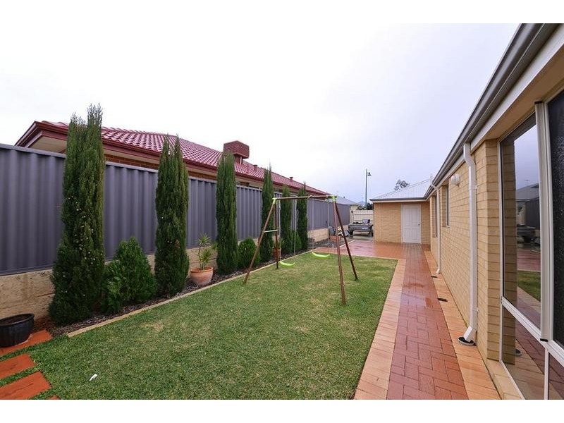 16 Agasse Way, Tapping WA 6065