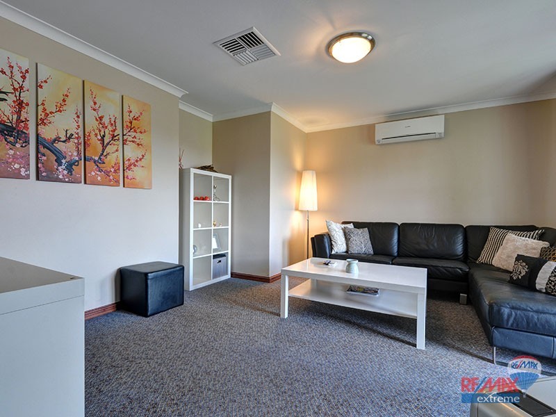 11 Greenfields Circle, Hocking WA 6065