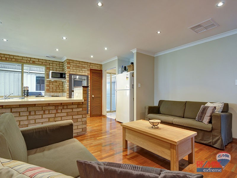 11 Greenfields Circle, Hocking WA 6065