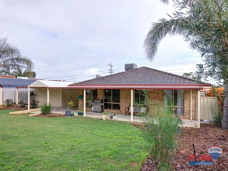 11 Greenfields Circle, Hocking WA 6065