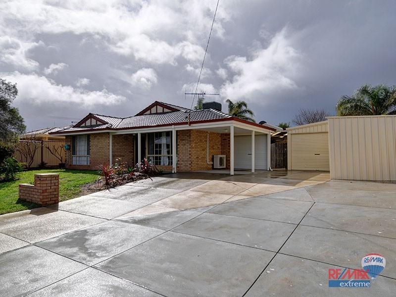 11 Greenfields Circle, Hocking WA 6065