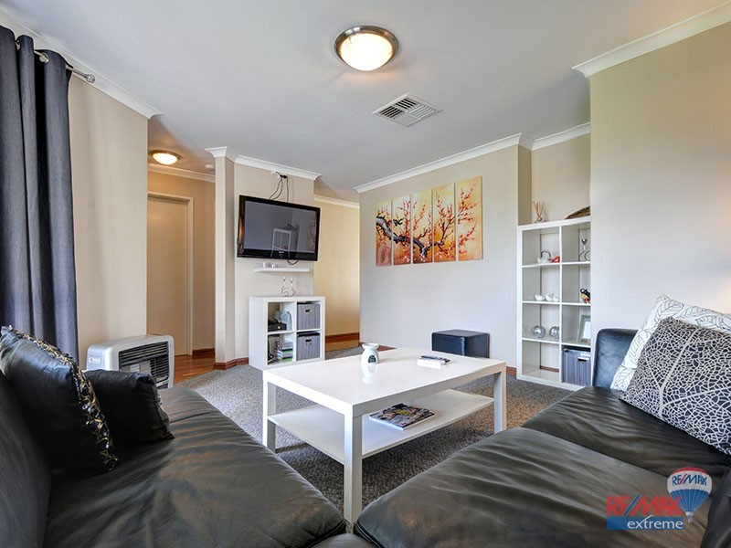 11 Greenfields Circle*, Hocking WA 6065