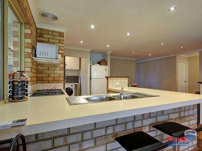 11 Greenfields Circle*, Hocking WA 6065