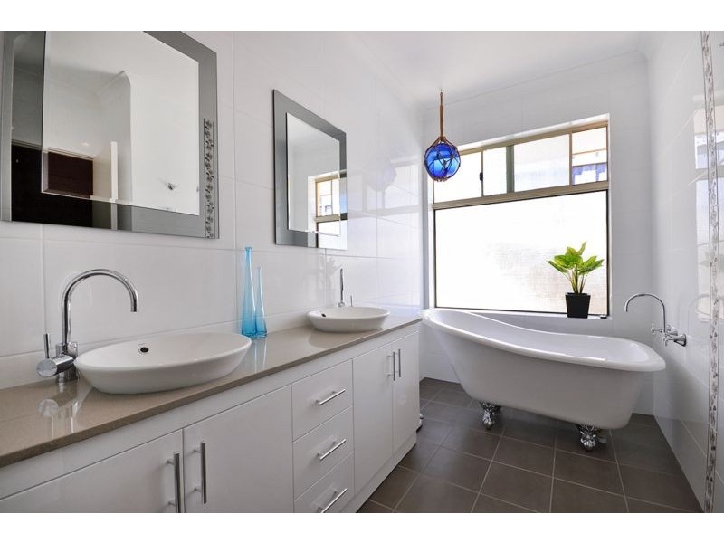 4 Ashburn Vista, Currambine WA 6028