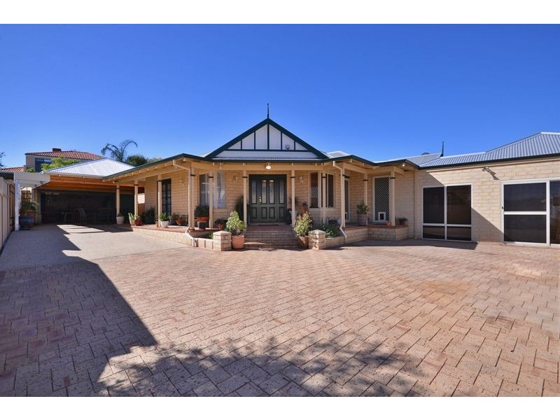 4 Ashburn Vista, Currambine WA 6028