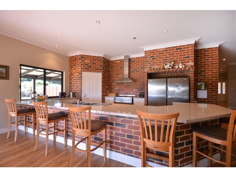 26 Via Vista Drive, Mariginiup WA 6065