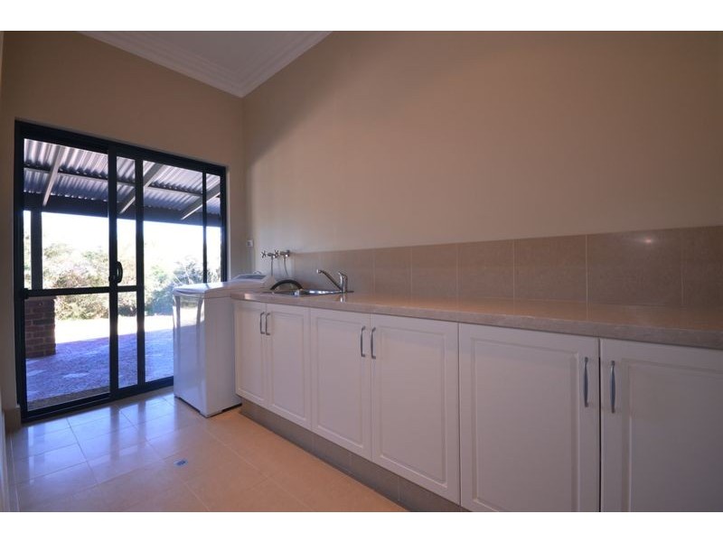 26 Via Vista Drive, Mariginiup WA 6065