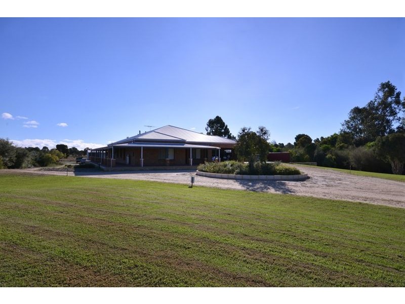 26 Via Vista Drive, Mariginiup WA 6065