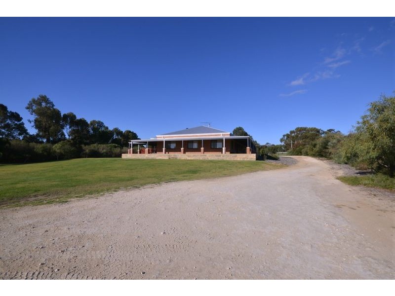 26 Via Vista Drive, Mariginiup WA 6065