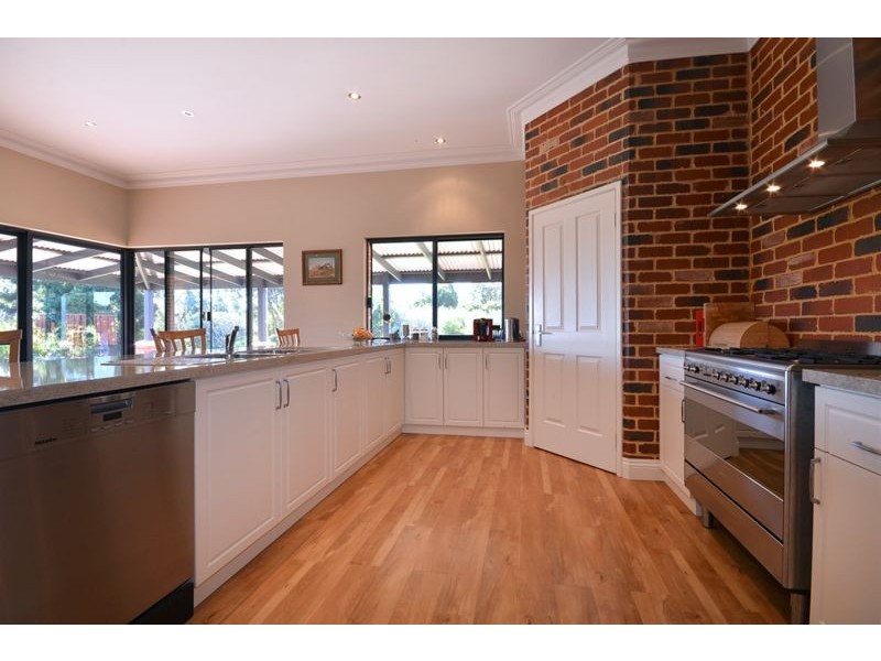26 Via Vista Drive, Mariginiup WA 6065