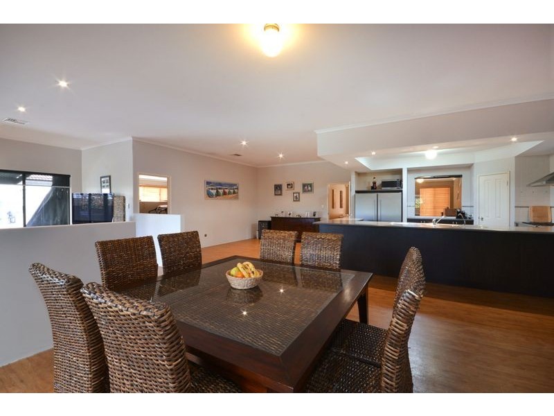 25 Vincent Rd, Sinagra WA 6065