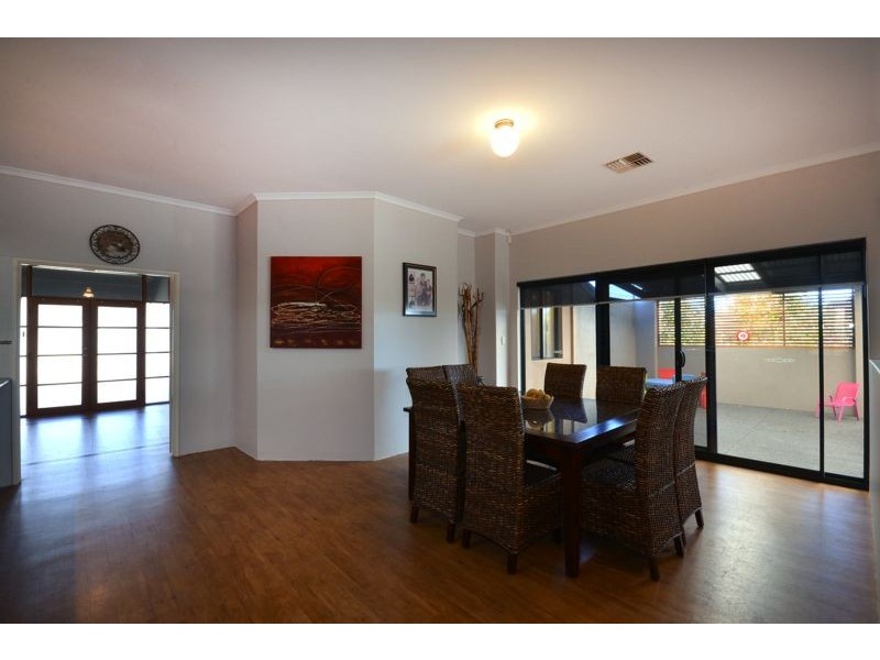 25 Vincent Rd, Sinagra WA 6065