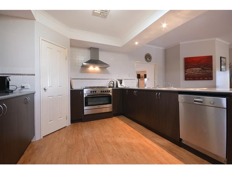 25 Vincent Rd, Sinagra WA 6065