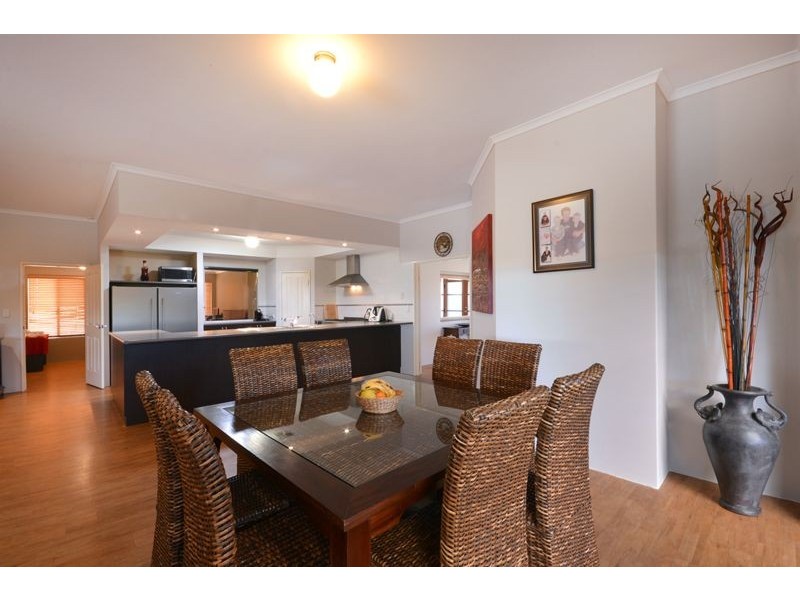 25 Vincent Rd, Sinagra WA 6065