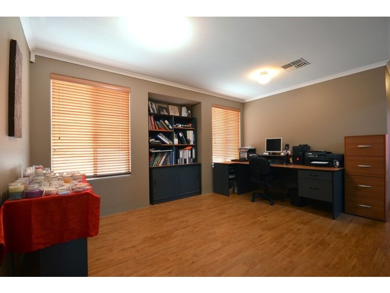 25 Vincent Rd, Sinagra WA 6065