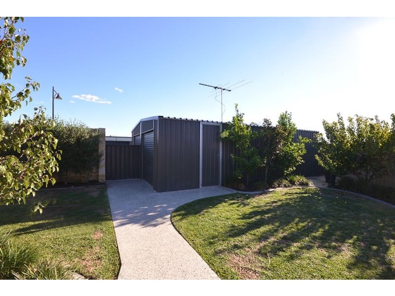 25 Vincent Rd, Sinagra WA 6065