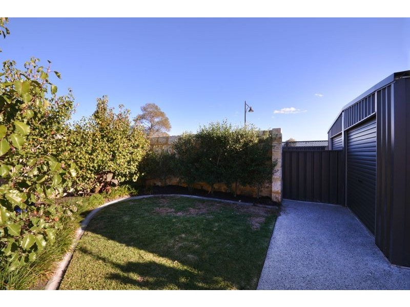25 Vincent Rd, Sinagra WA 6065