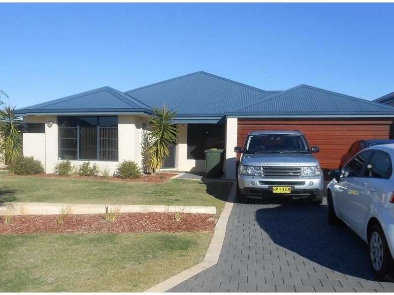 32 Elmhurst Drive, Clarkson WA 6030