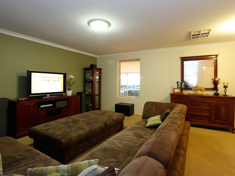 9 Swanmore Street*, Butler WA 6036