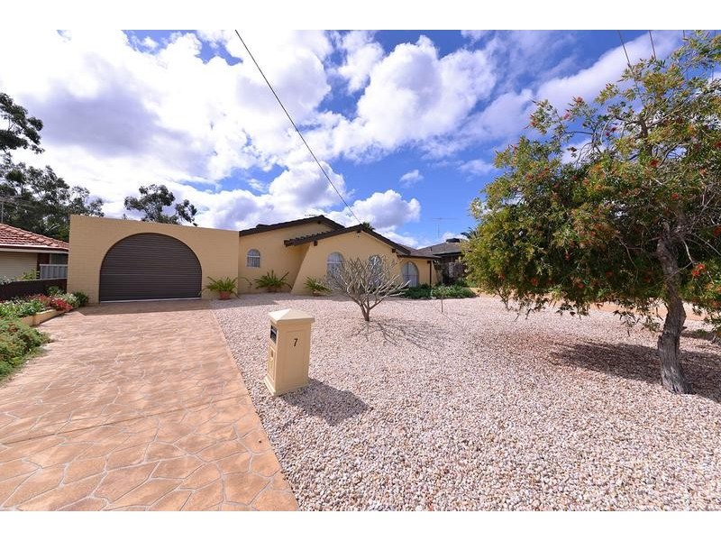 7 Beelara Way, Wanneroo WA 6065