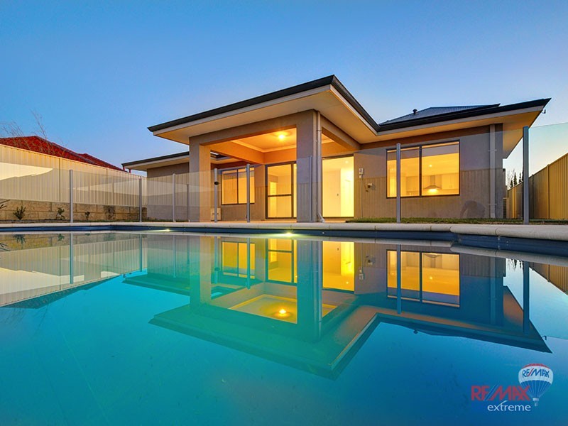 15 Strauss Boulevard, Tapping WA 6065