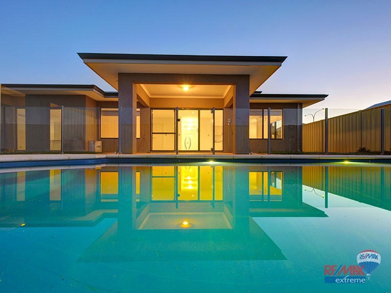 15 Strauss Boulevard, Tapping WA 6065