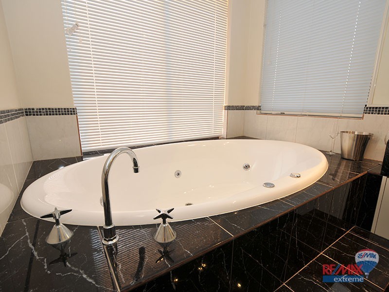 15 Strauss Boulevard, Tapping WA 6065