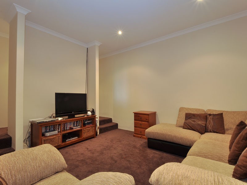 15 Strauss Boulevard, Tapping WA 6065