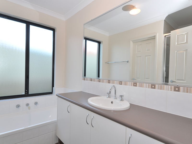15 Strauss Boulevard, Tapping WA 6065