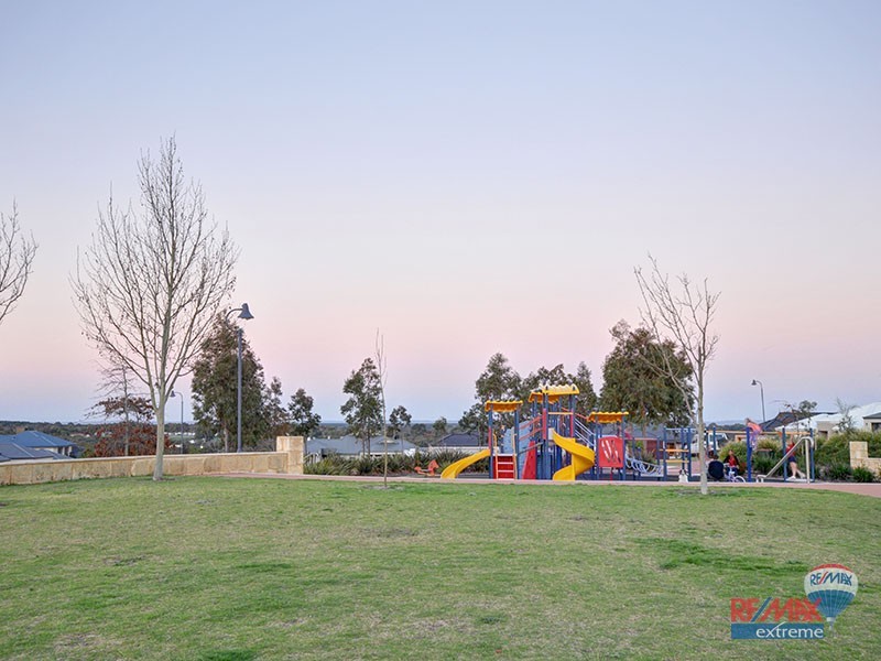 15 Strauss Boulevard, Tapping WA 6065