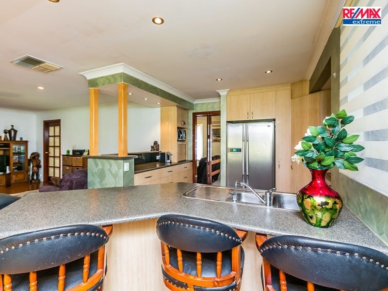 17 Fairlawn Gardens, Heathridge WA 6027