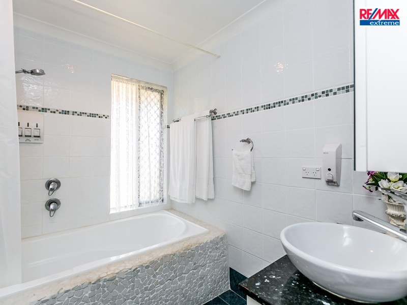 17 Fairlawn Gardens, Heathridge WA 6027