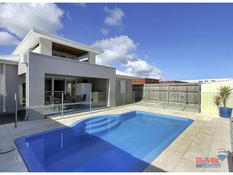 17 Seaside Ave, Yanchep WA 6035