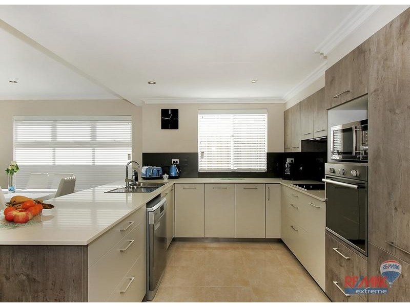 17 Seaside Ave, Yanchep WA 6035