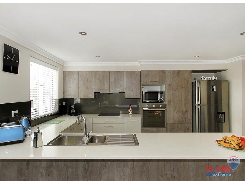 17 Seaside Ave, Yanchep WA 6035