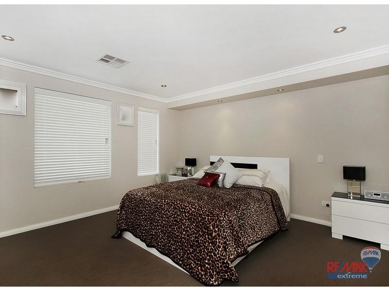 17 Seaside Ave, Yanchep WA 6035