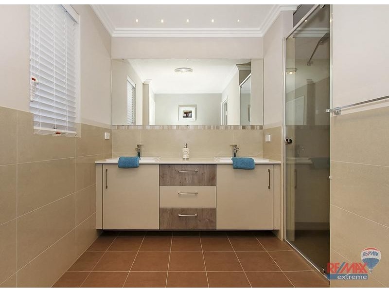 17 Seaside Ave, Yanchep WA 6035