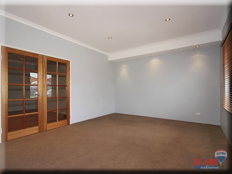 24 Pendleton Crescent, Butler WA 6036