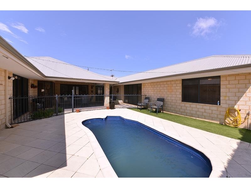 1 Jalna Way, Carramar WA 6031