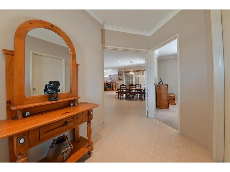 1 Jalna Way, Carramar WA 6031