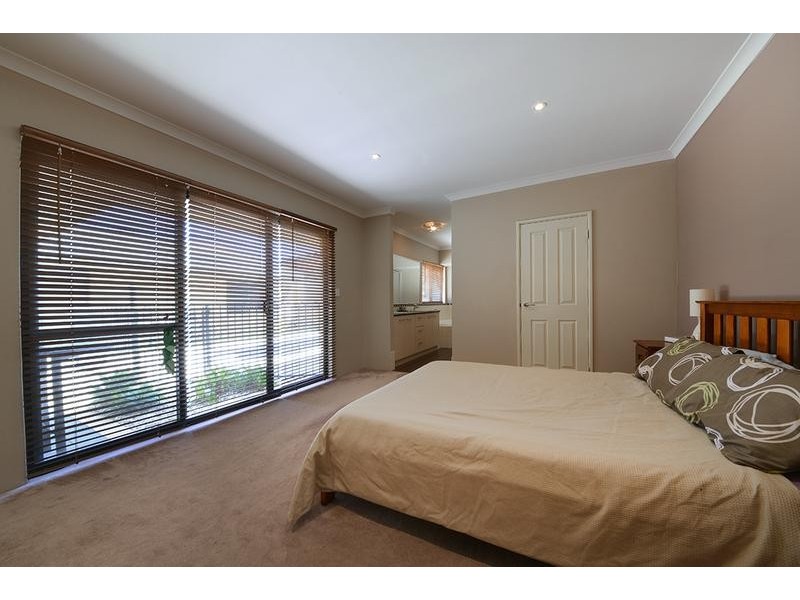1 Jalna Way, Carramar WA 6031