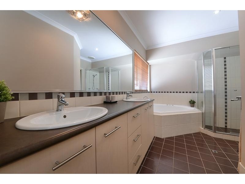 1 Jalna Way, Carramar WA 6031