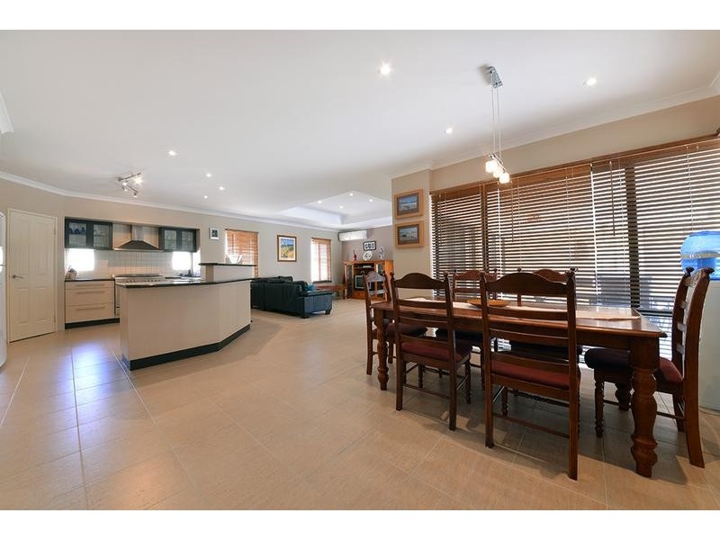 1 Jalna Way, Carramar WA 6031