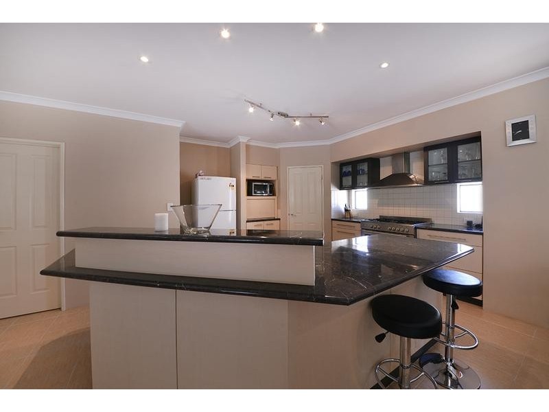 1 Jalna Way, Carramar WA 6031