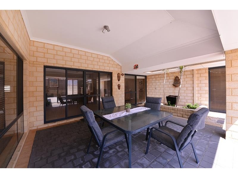 1 Jalna Way, Carramar WA 6031