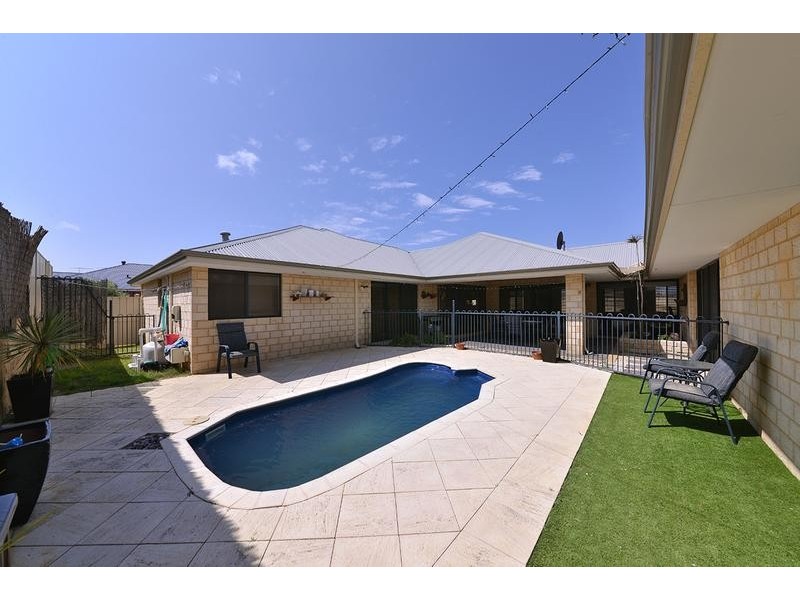 1 Jalna Way, Carramar WA 6031