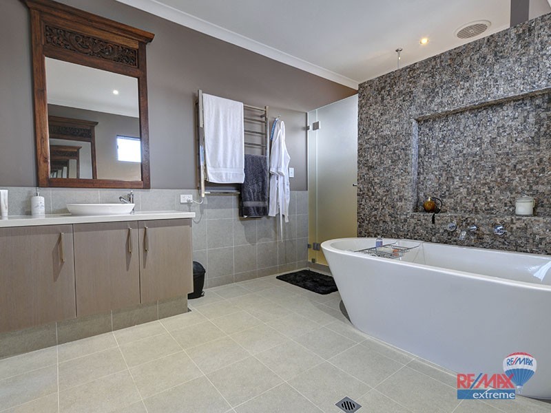 4 Redgate Link, Pearsall WA 6065