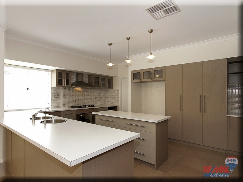 8 Alderton Road, Butler WA 6036